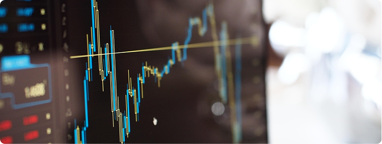 A financial market chart displayed on a monitor